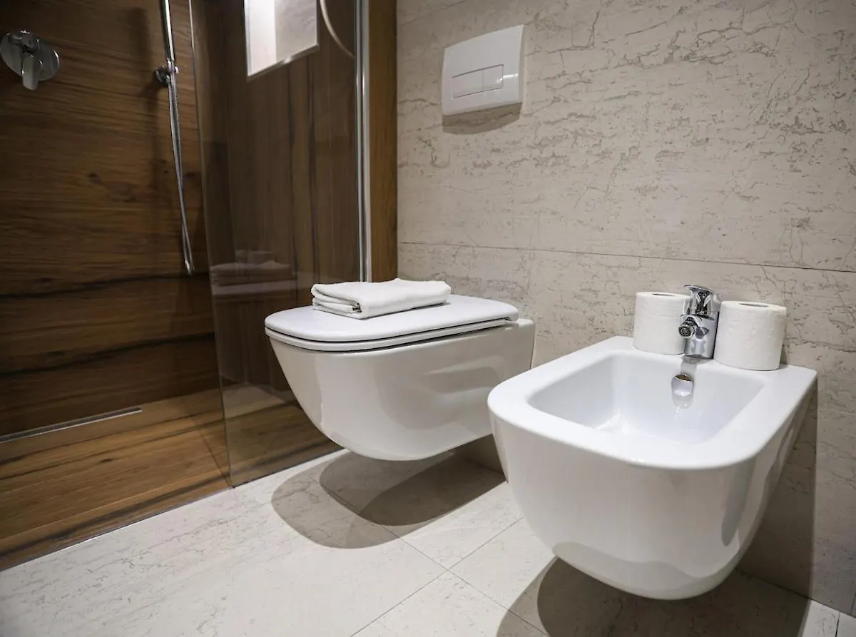 Miku Apartment-Luxurious 2Bd Private Parking Tirana 0*,  Albania